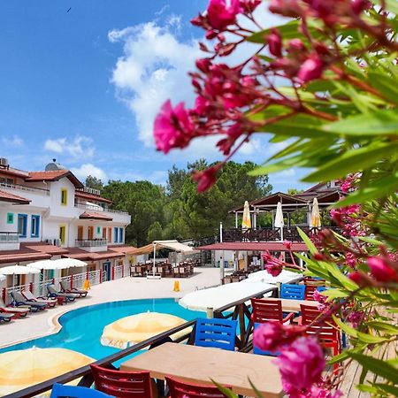 Konfor Suite Otel Cedit Экстерьер фото